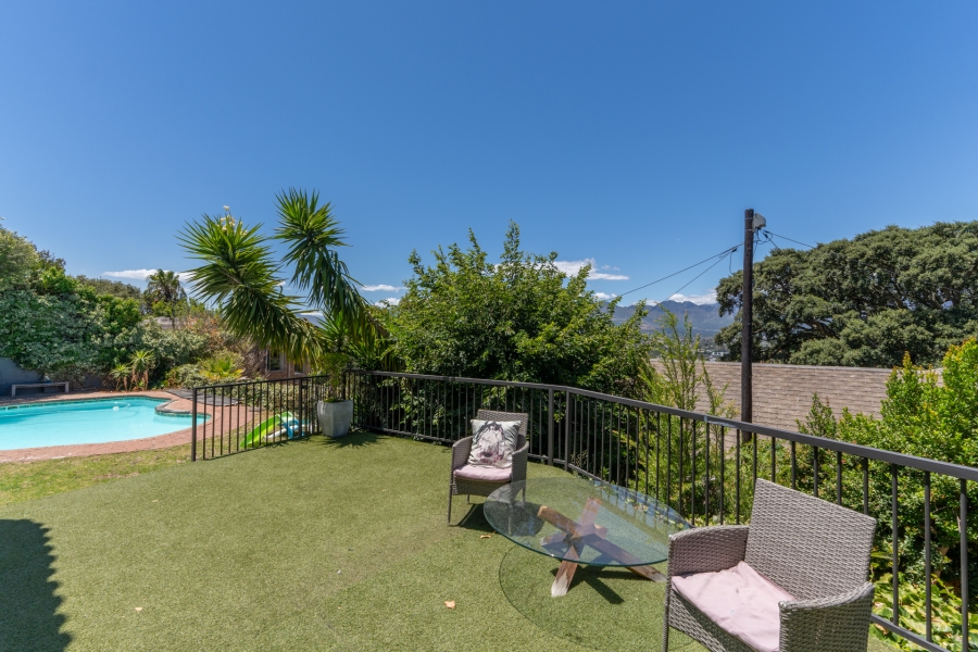 6 Bedroom Property for Sale in Paarl Central Western Cape